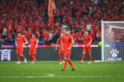 开云体育在线-包含国内足球比赛掀起狂热，球队士气高涨的词条