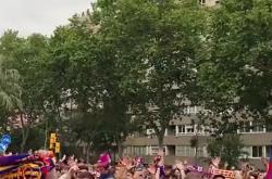 开云官网-比赛现场充满激烈气氛，观众齐声呼喊助威的简单介绍