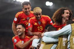 开云体育下载-西班牙球队凭借进球巧妙晋级，精彩一战引爆球迷热情的简单介绍