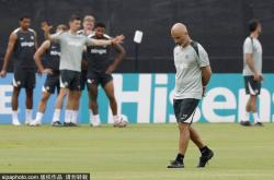 开云体育入口-切尔西球员备战新赛季，全力以赴迎挑战的简单介绍