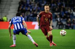 开云体育入口-守护中路！穆里尼奥祭出三中卫轻松击败巴塞罗那的简单介绍