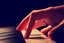 开云体育登录-法网险胜年终总决赛，蒂姆点燃赛场