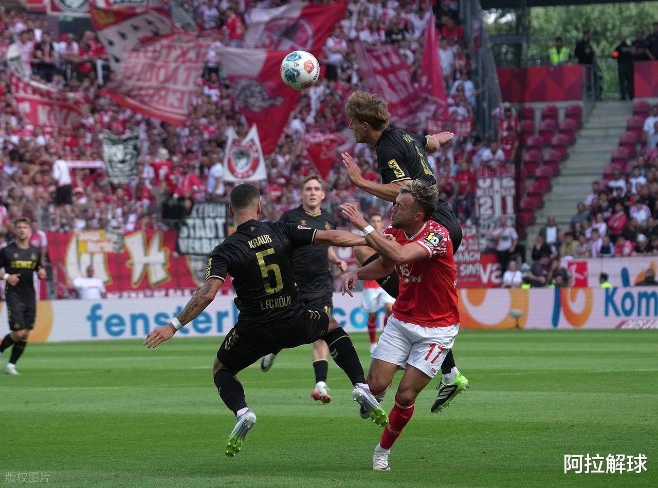 摩德纳主场大胜,球队全队表现稳健攻击端火力充沛 摩德纳主场大胜,球队全队表现稳健攻击端火力充沛