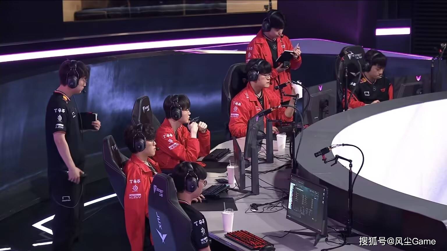 HLE力克BLG,Faker打出惊人五杀2025世界赛3:0(东京) HLE力克BLG,Faker打出惊人五杀2025世界赛3:0(东京)