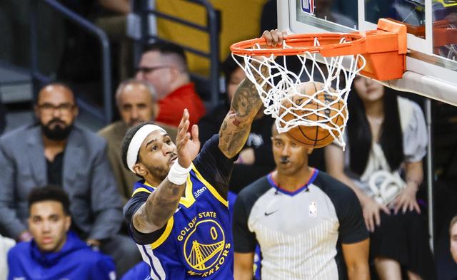 猛龙队冲刺季后赛,全队士气高昂 猛龙队冲刺季后赛,全队士气高昂