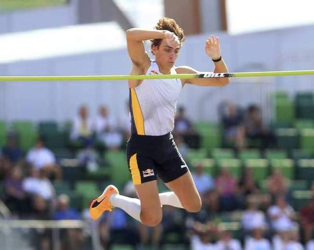 瑞典选手在田径项目中夺得金牌,敬业表现 瑞典选手在田径项目中夺得金牌,敬业表现