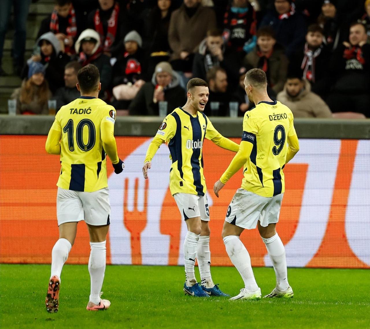 意大利网球队险胜德国网球队,穆雷制霸全场的简单介绍 意大利网球队险胜德国网球队,穆雷制霸全场的简单介绍