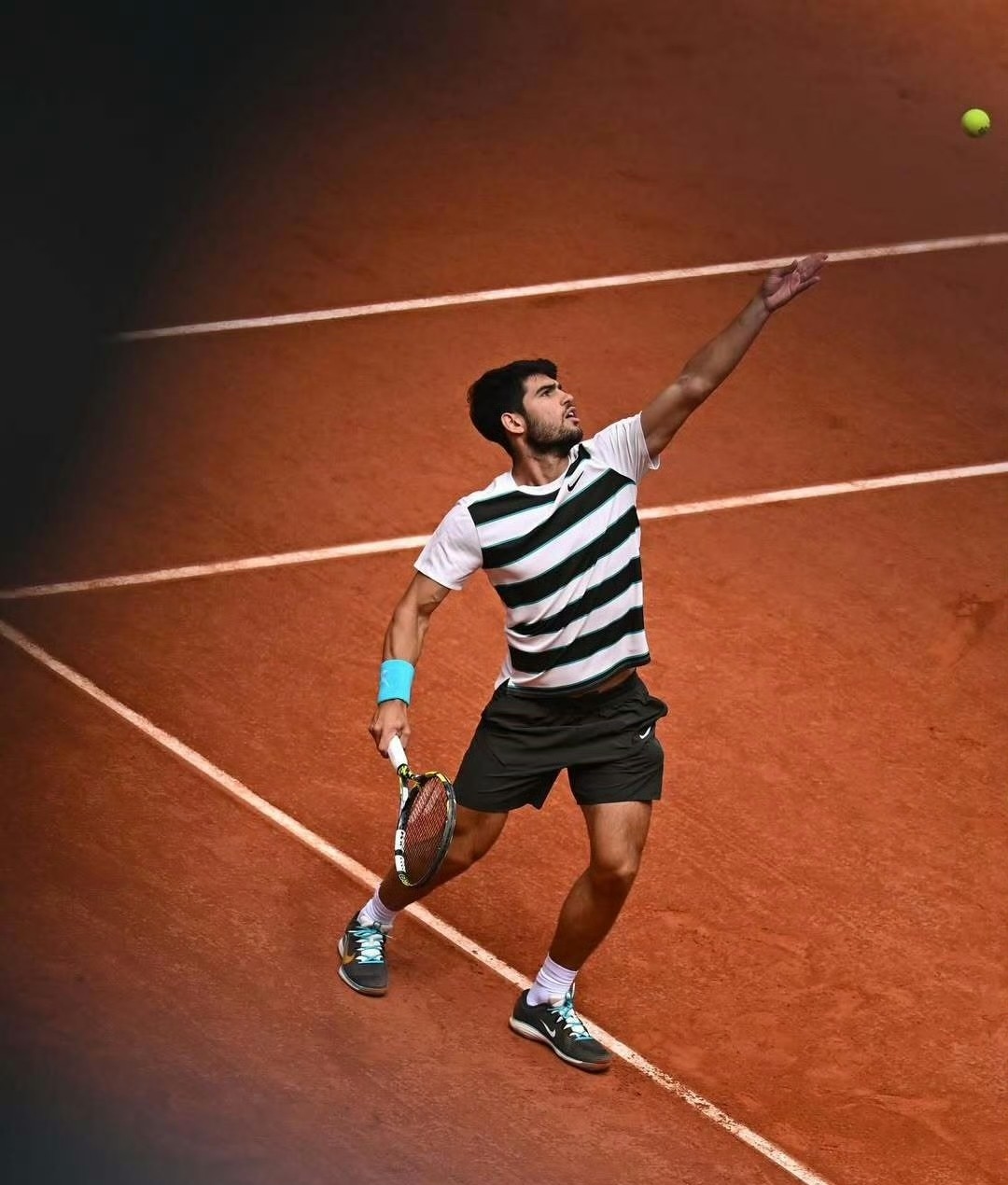 关于世界网球队横扫德国网球队,德约科维奇完成帽子戏法的信息 关于世界网球队横扫德国网球队,德约科维奇完成帽子戏法的信息