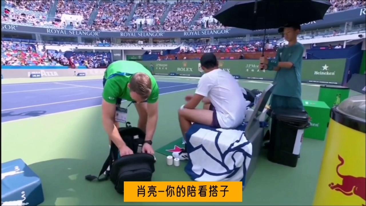 关于网球明星选手受伤退赛，引发热议的信息