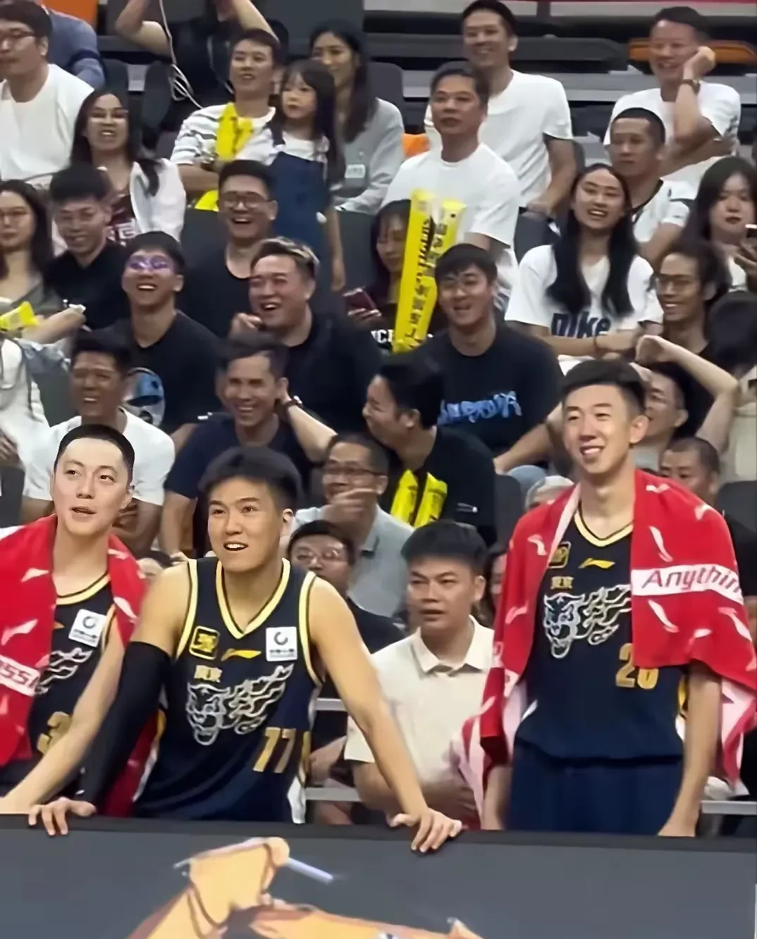 上海队完胜广东队,乔治点燃赛场 上海队完胜广东队,乔治点燃赛场